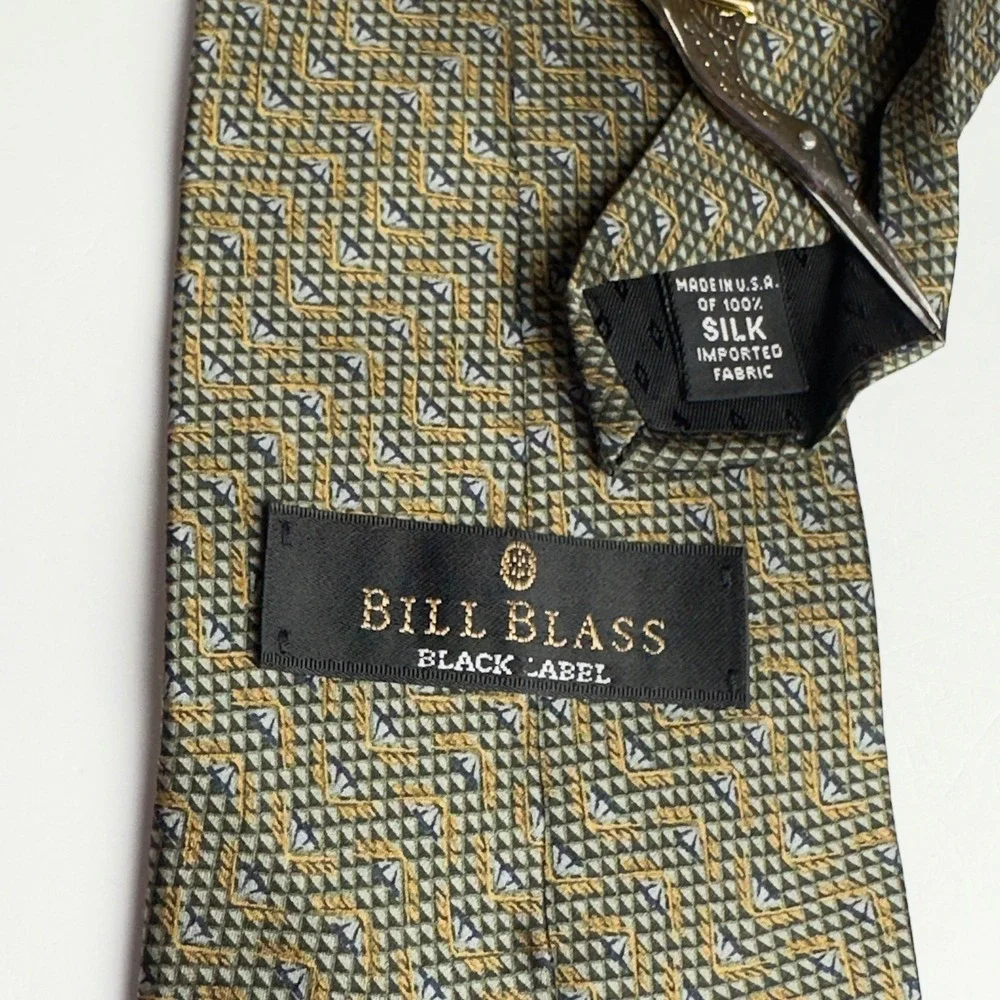 Bill Blass Black Label Mens Silk Tie Olive Green Gold Geometric Chevron USA Made
